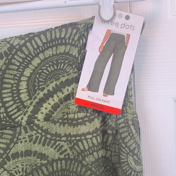 NWT ☆ Three Dots 'Woodland Mosaic' Green Pull-On Pants Medium - Picture 5 of 10